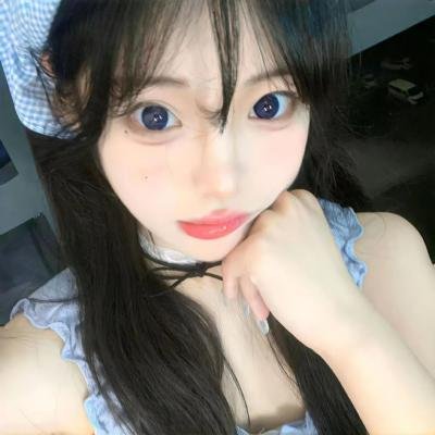 踉跄的女孩